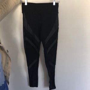Size S Alo black leggings, worn ONCE